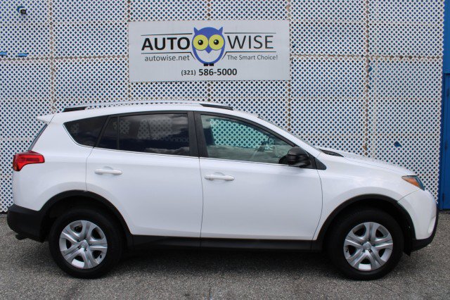 Used 2013 Toyota RAV4 LE FWD image 3