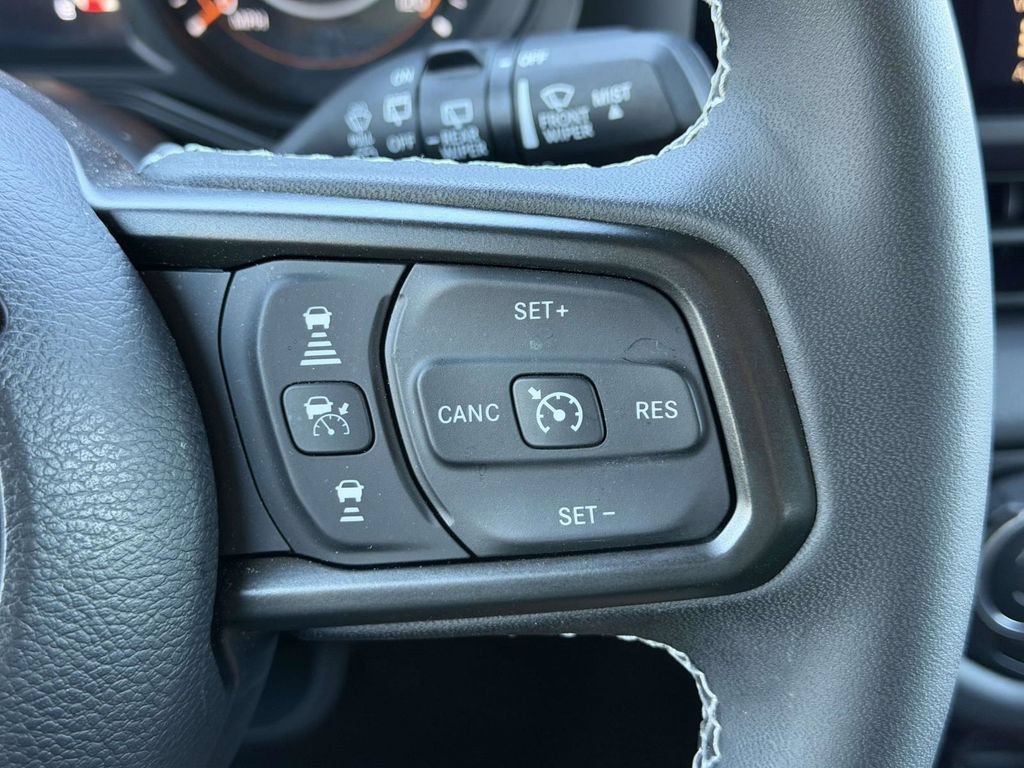 Used 2025 Jeep Wrangler Unlimited Rubicon w/ Safety Group AWD/4WD image 25