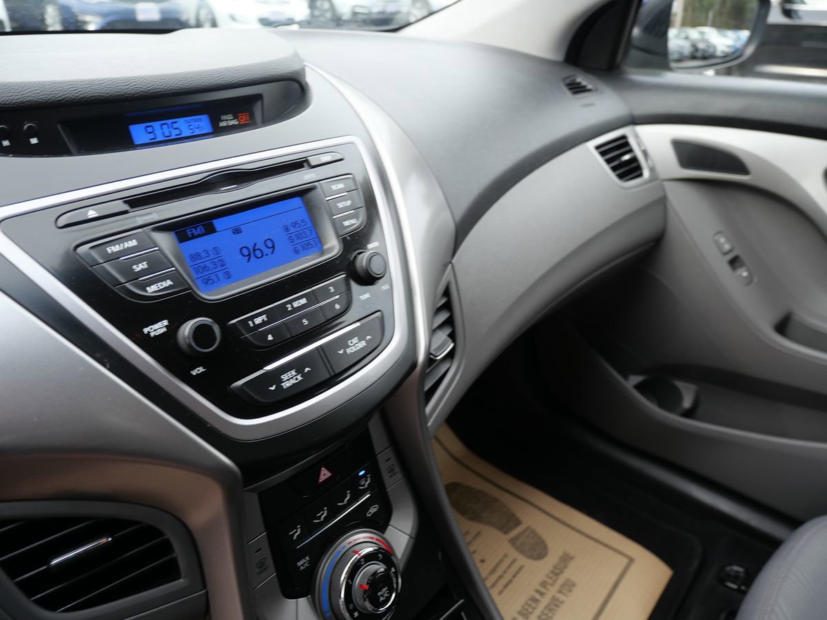 Used 2013 Hyundai Elantra GLS FWD image 13