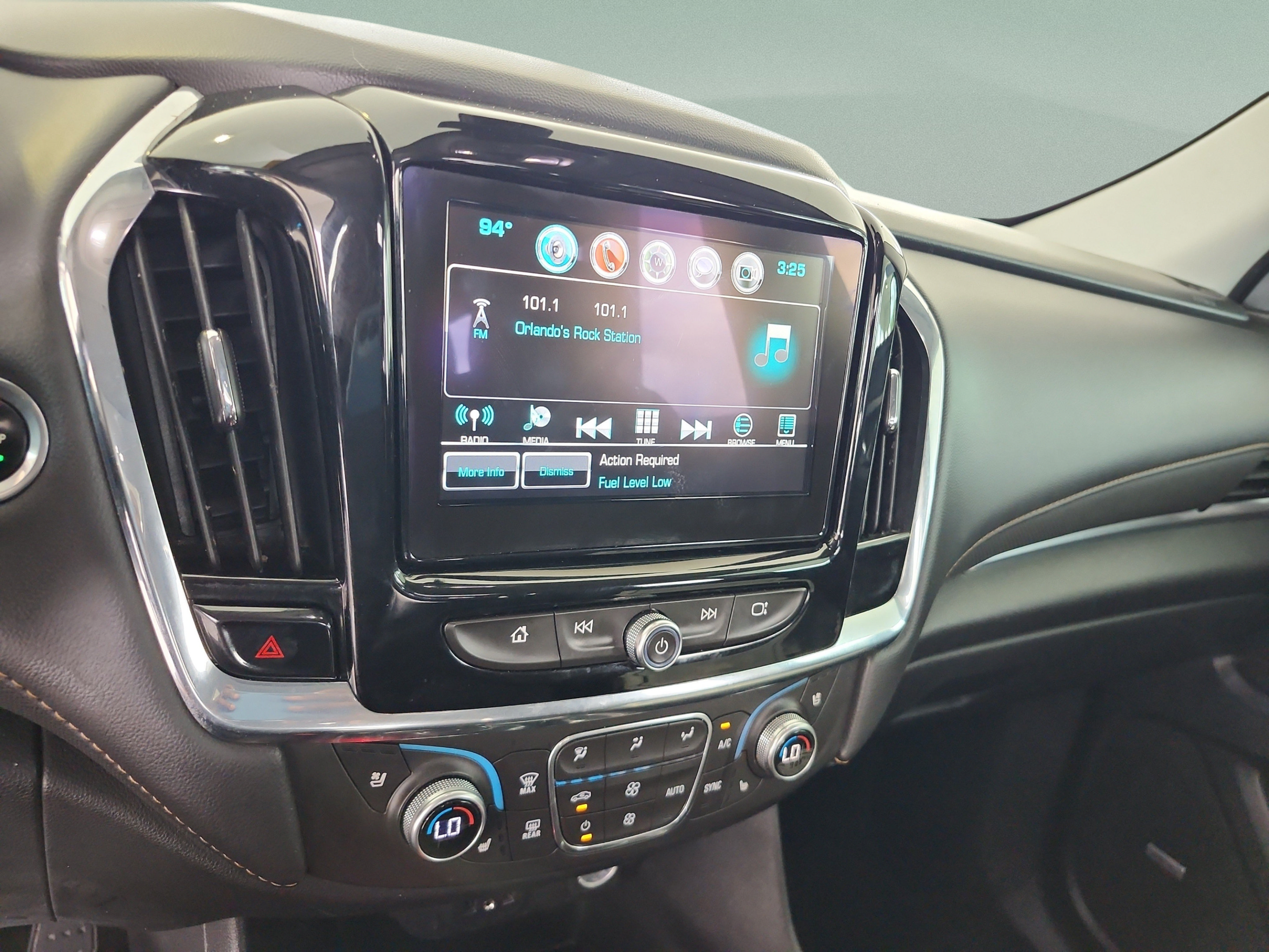 Used 2018 Chevrolet Traverse Premier w/ Redline Edition FWD image 12