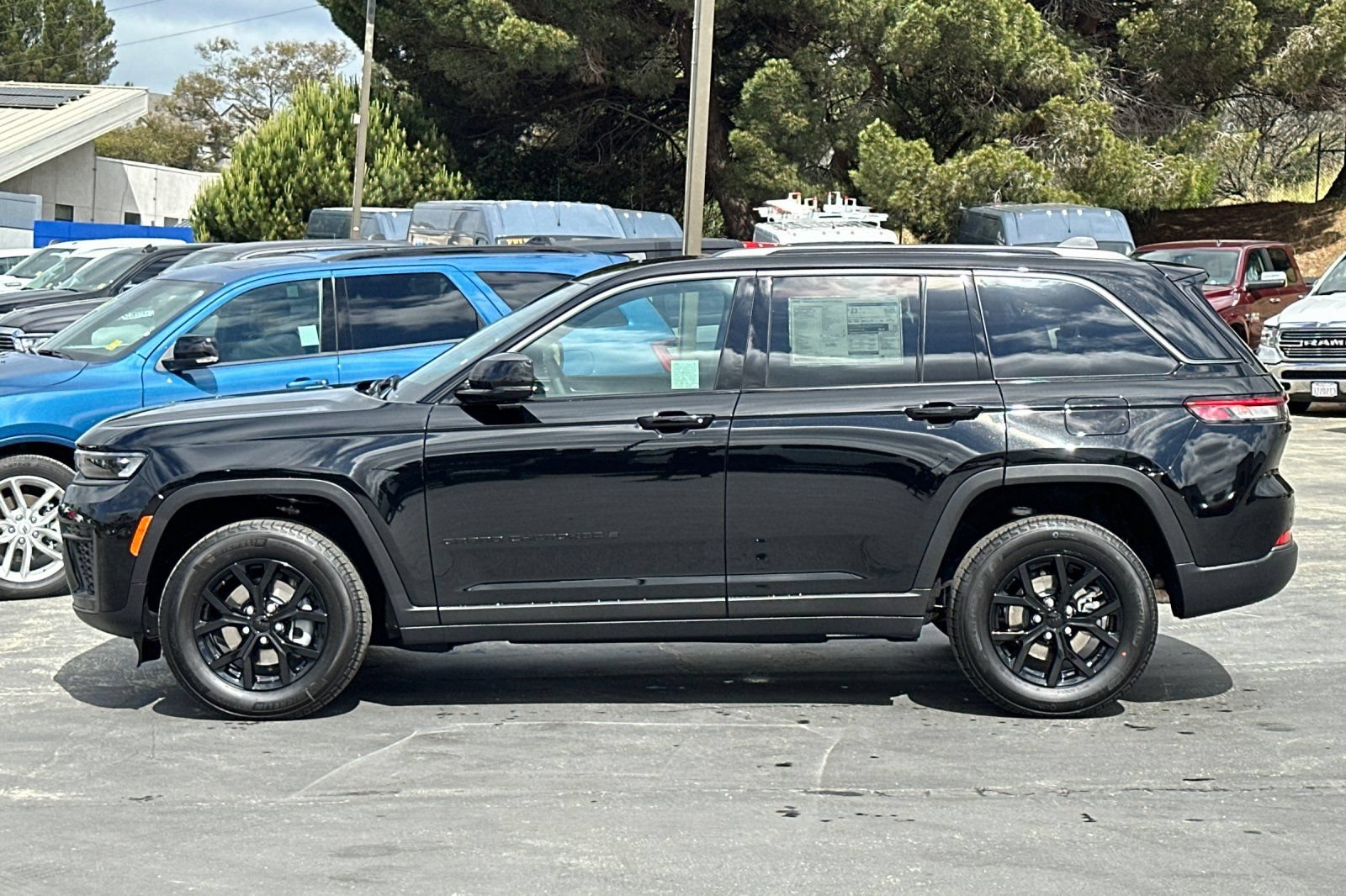 New 2026 Jeep Grand Cherokee Altitude AWD/4WD image 7