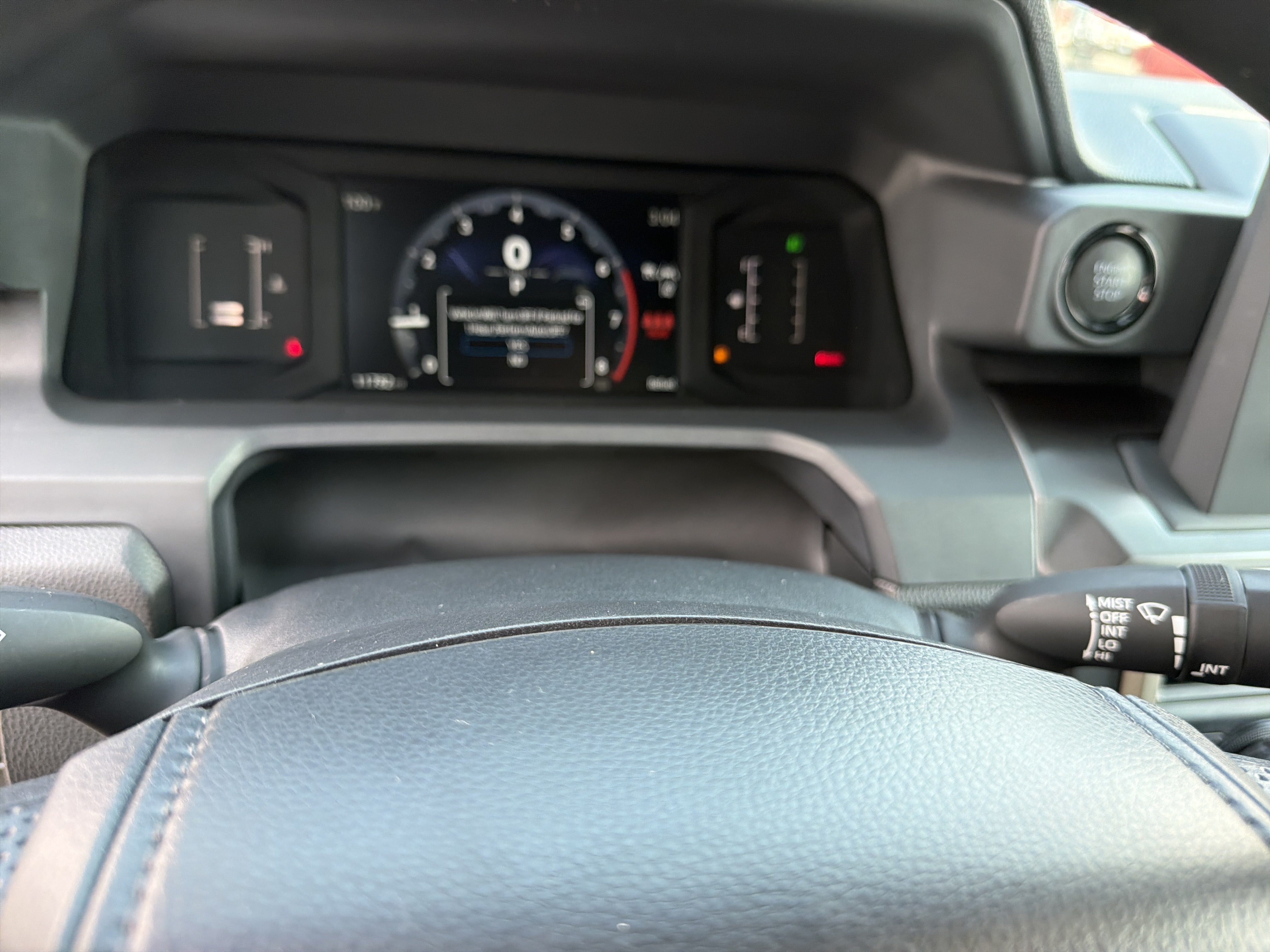 Used 2025 Toyota Tacoma SR5 AWD/4WD image 18