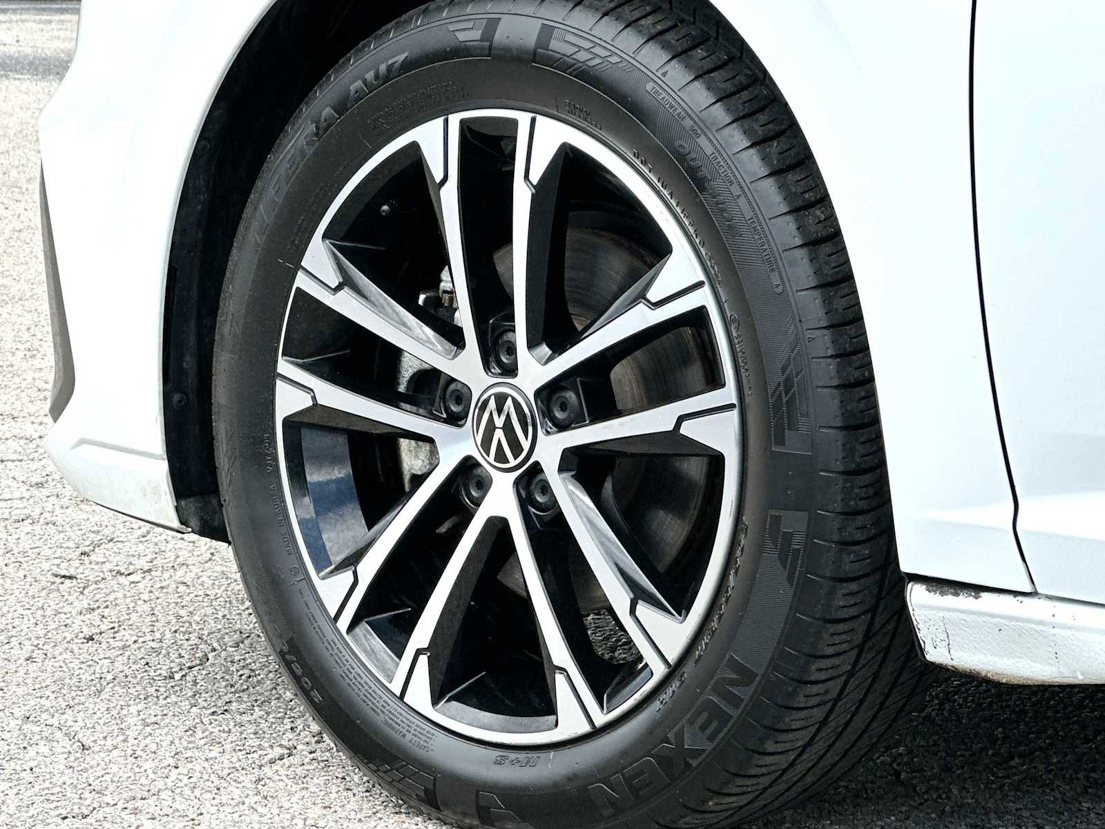 Used 2025 Volkswagen Jetta Sport image 11