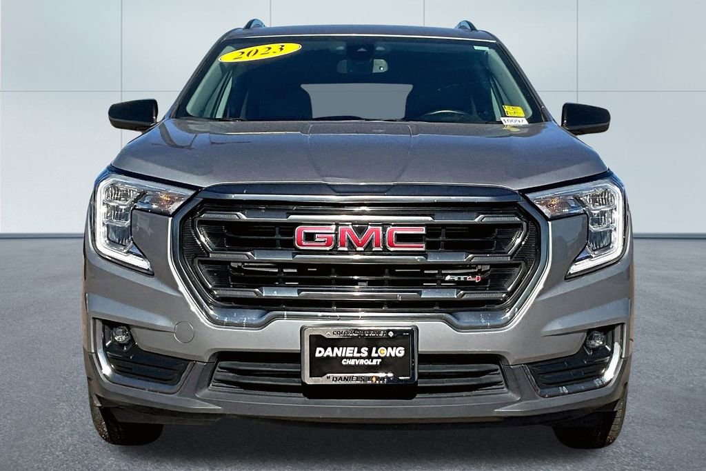 Used 2023 GMC Terrain AT4 image 3