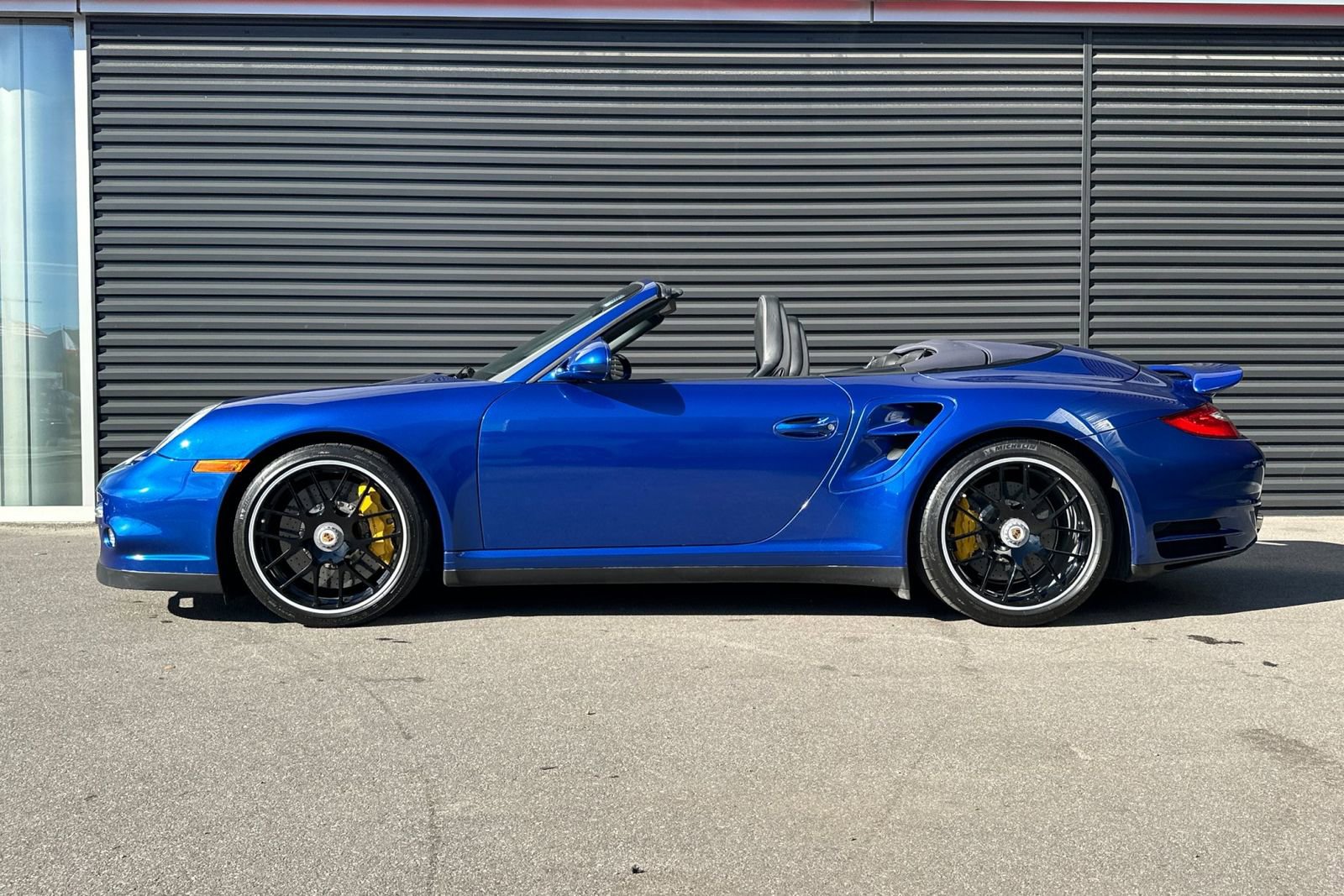 Used 2010 Porsche 911 Turbo image 2