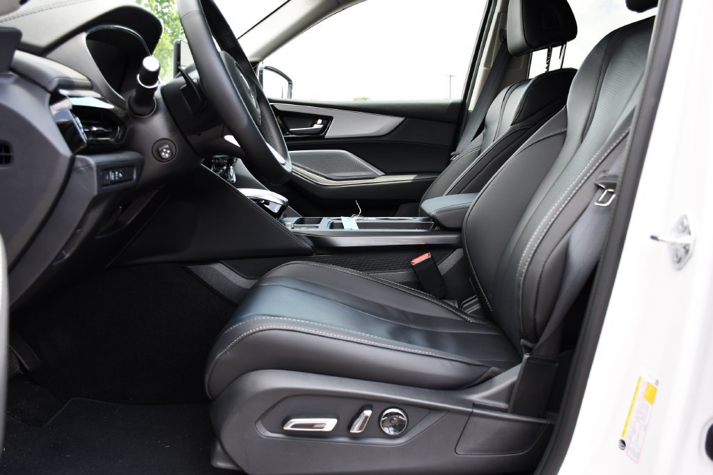 Certified 2026 Acura MDX w/ Technology Package FWD image 13