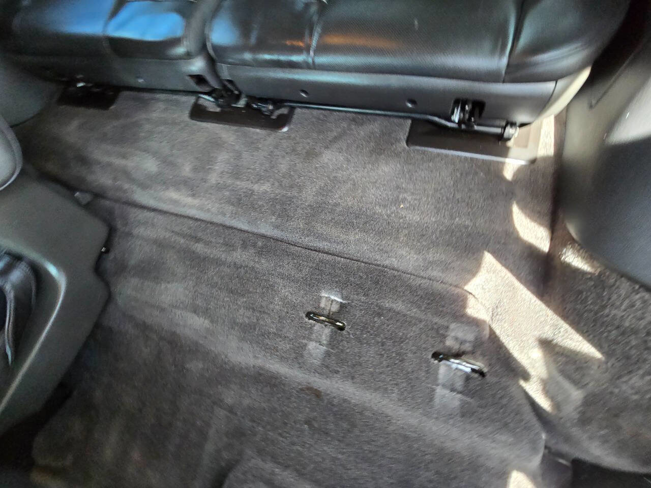 Used 2014 Cadillac Escalade Platinum image 35