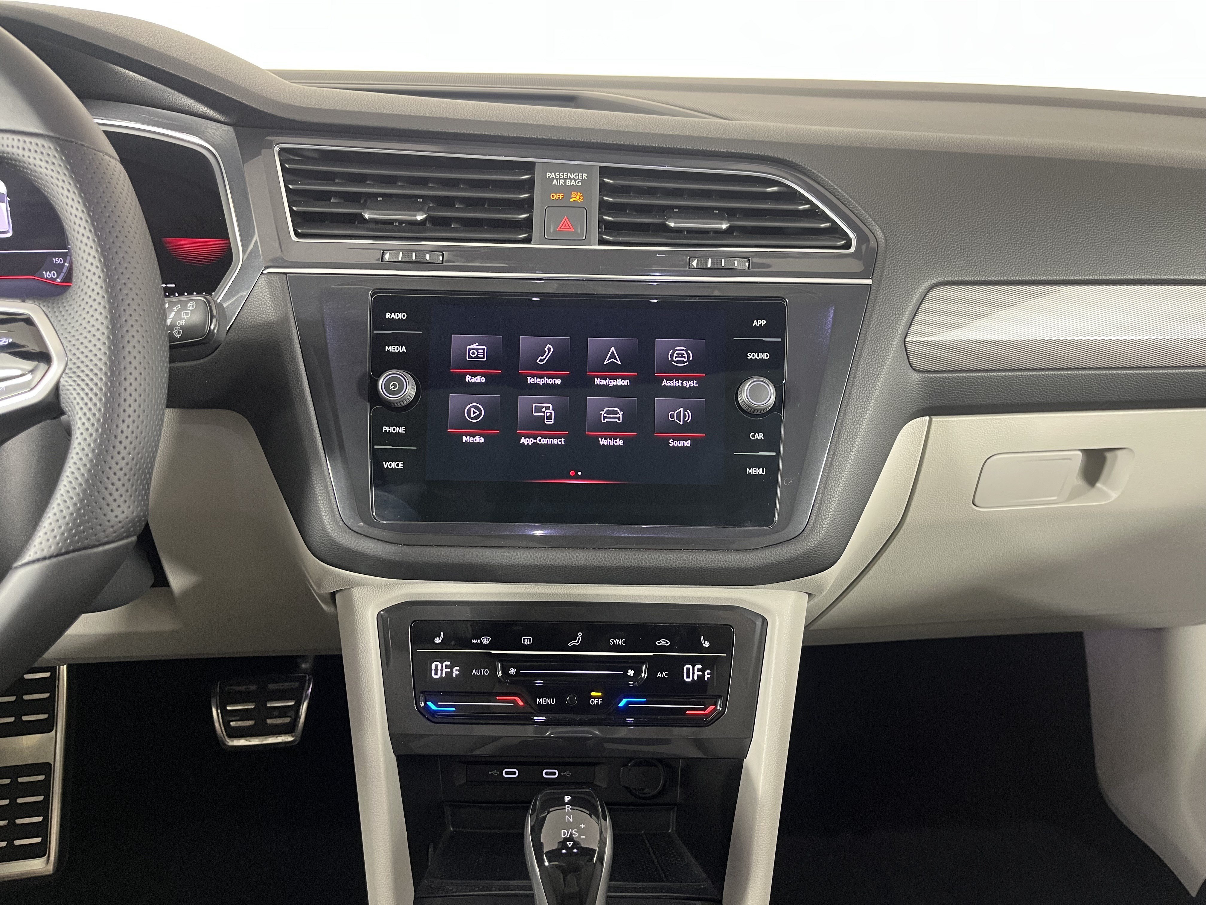 Used 2023 Volkswagen Tiguan SE R-Line AWD/4WD image 14