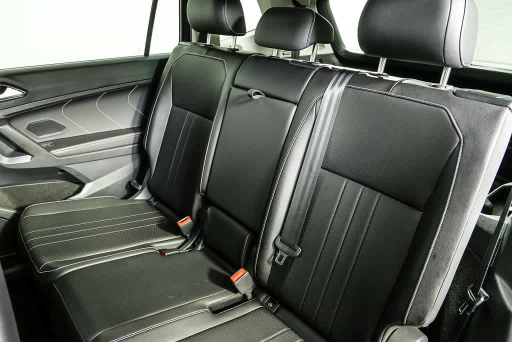 Certified 2023 Volkswagen Tiguan SE FWD image 20