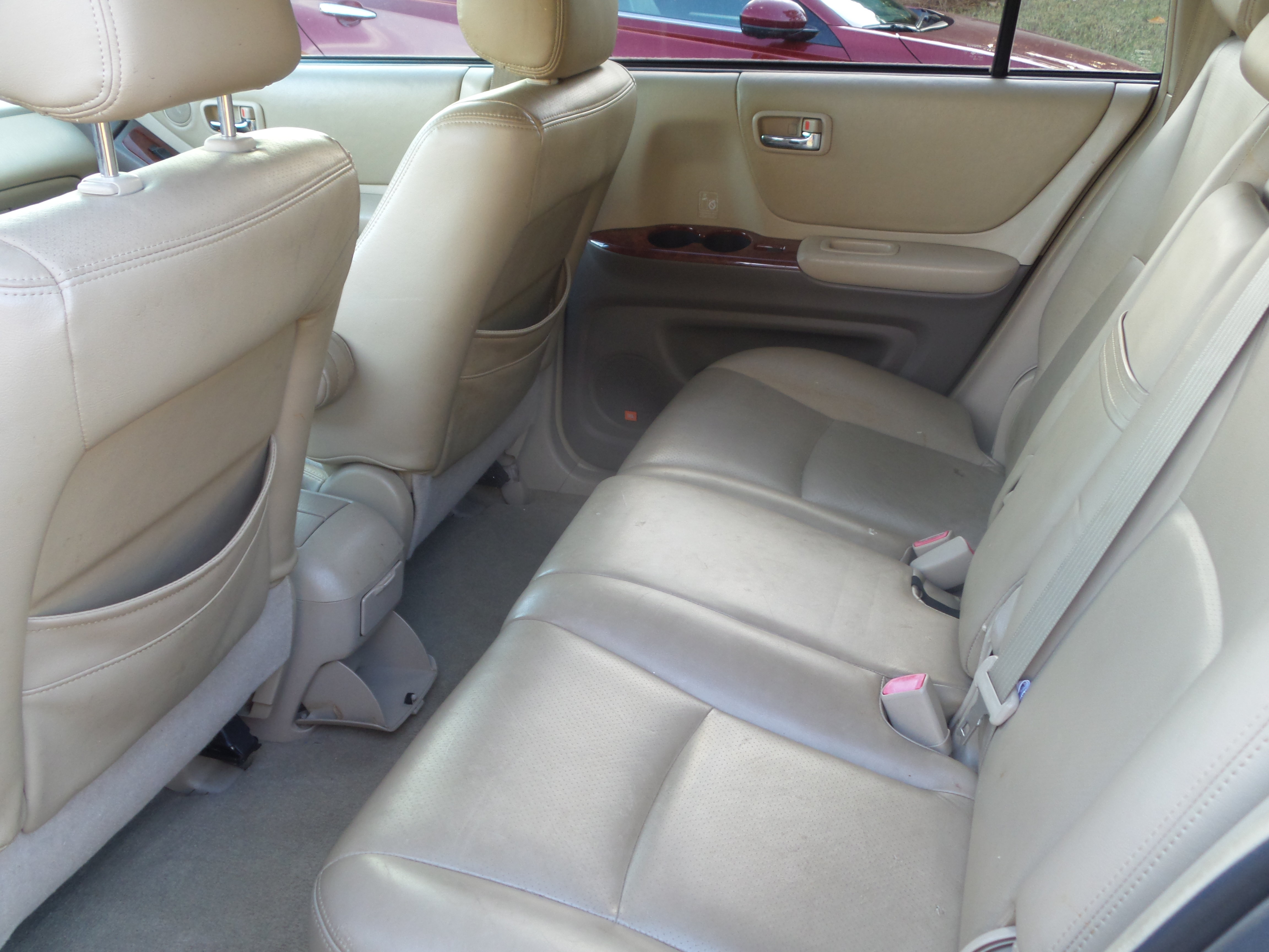Used 2005 Toyota Highlander Limited w/ Value Pkg 2 AWD/4WD image 21