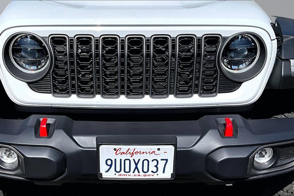 Certified 2025 Jeep Wrangler Unlimited Rubicon w/ Convenience Group AWD/4WD image 29