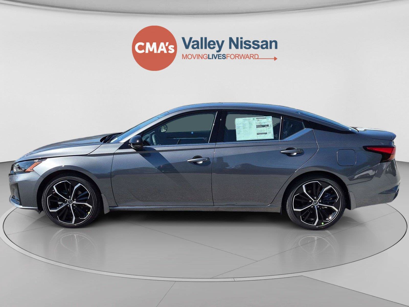 New 2026 Nissan Altima 2.5 SR w/ SR Premium Package FWD image 2