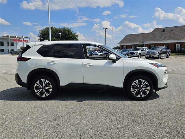 Used 2023 Nissan Rogue SV image 14