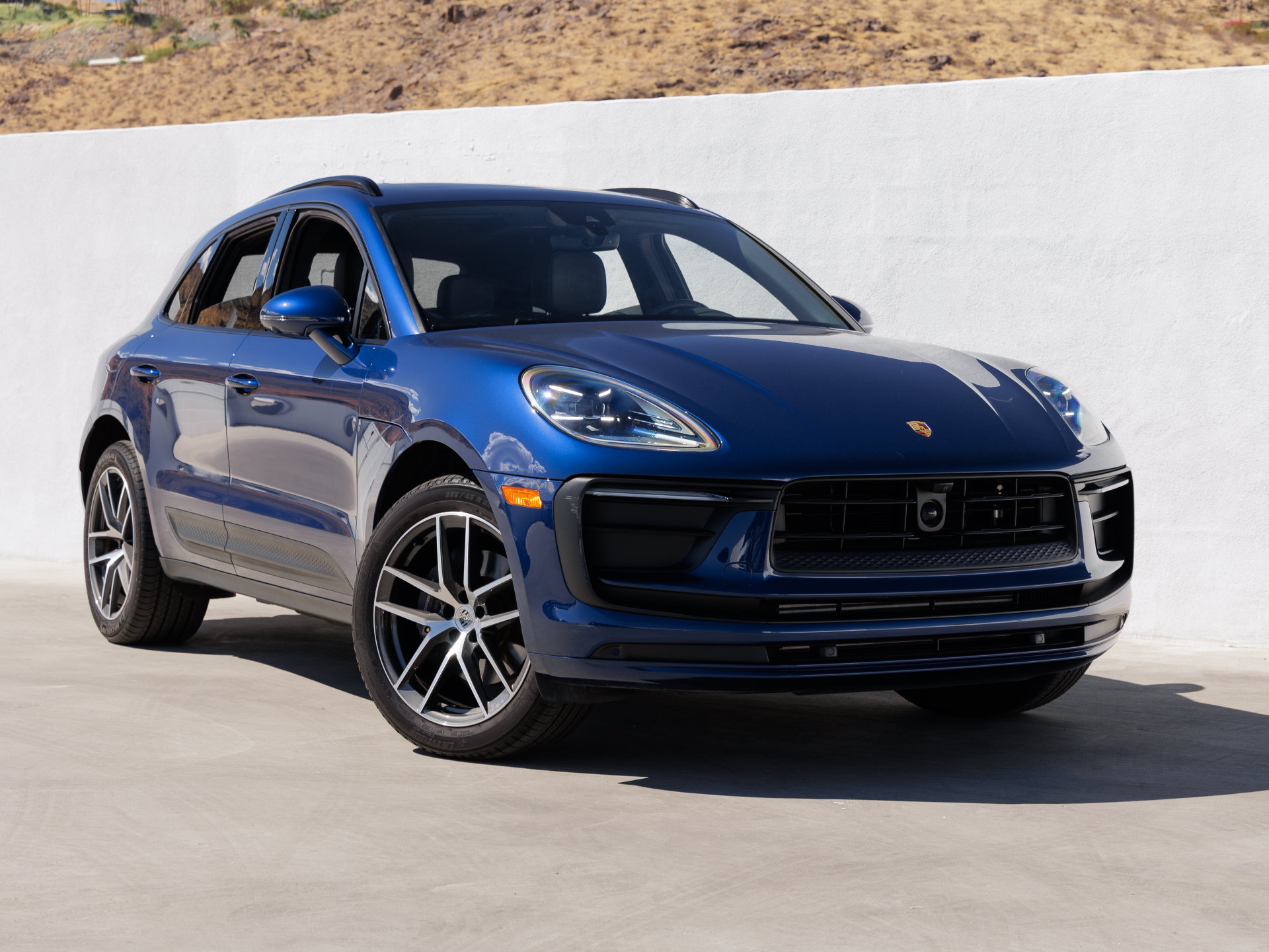 Certified 2026 Porsche Macan AWD/4WD image 9