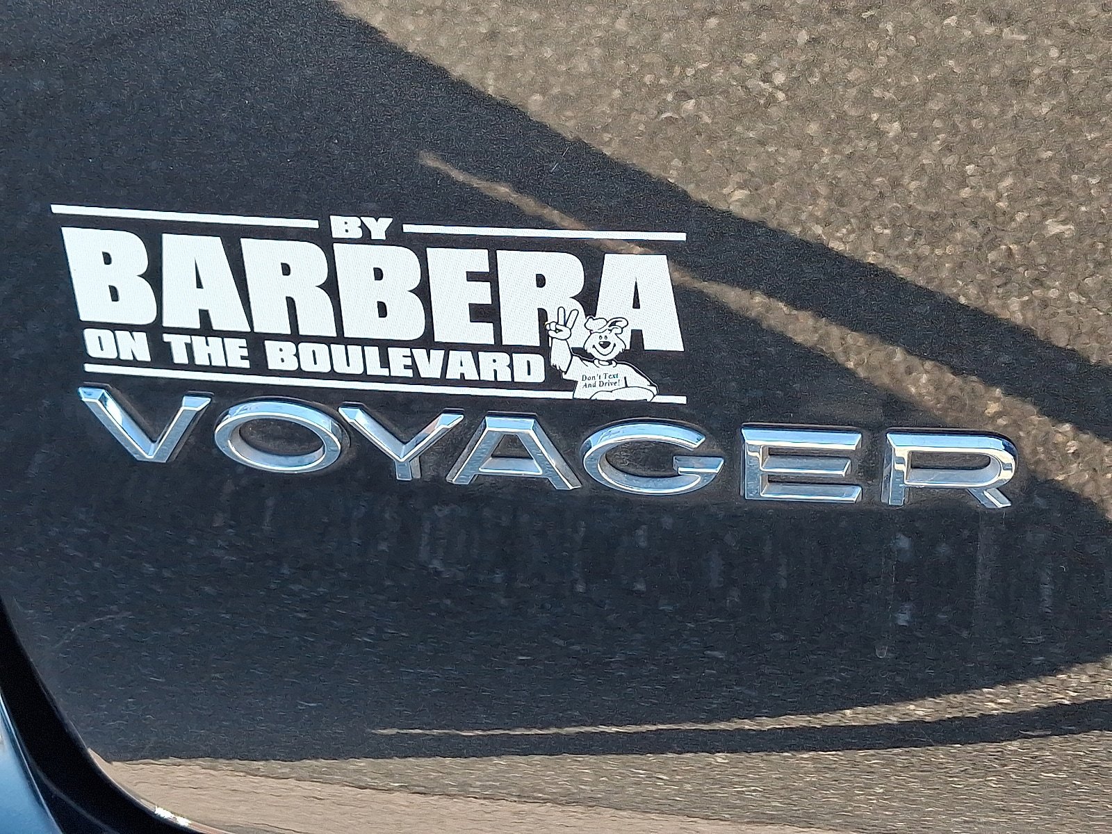 Used 2023 Chrysler Voyager LX image 31