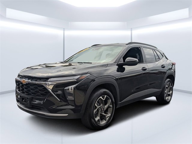 Used 2025 Chevrolet Trax LT w/ LT Convenience Package image 7