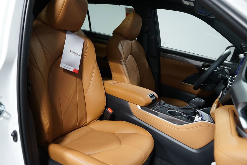New 2026 Toyota Highlander Platinum AWD/4WD image 32