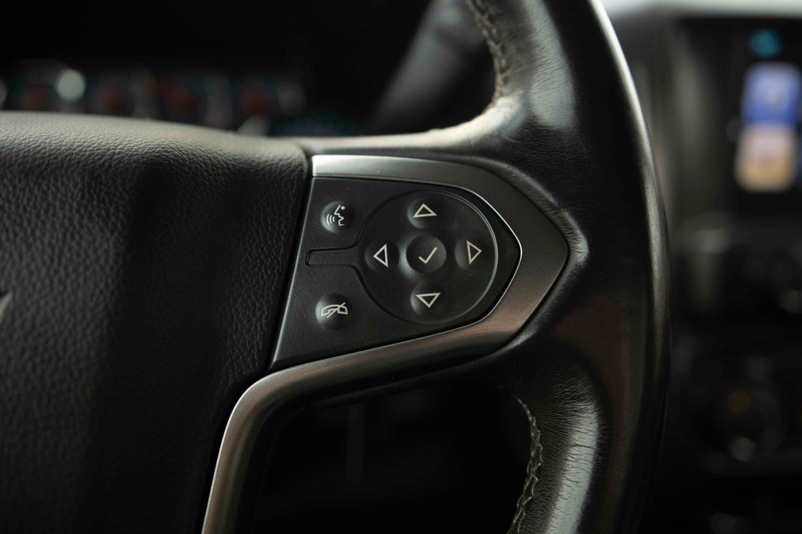 Used 2017 Chevrolet Silverado 1500 LT w/ Snow Plow Prep Package image 6