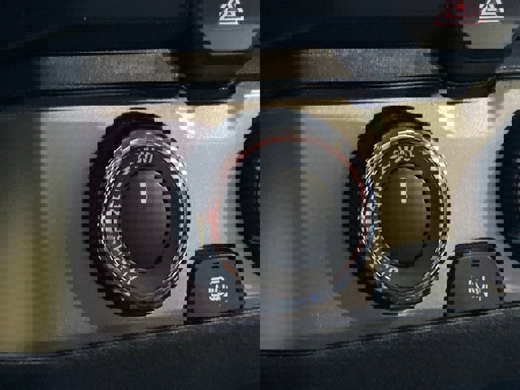 Used 2020 Toyota Tacoma SR image 26