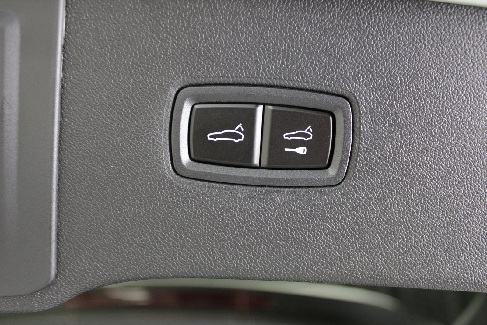 New 2026 Porsche Cayenne image 18