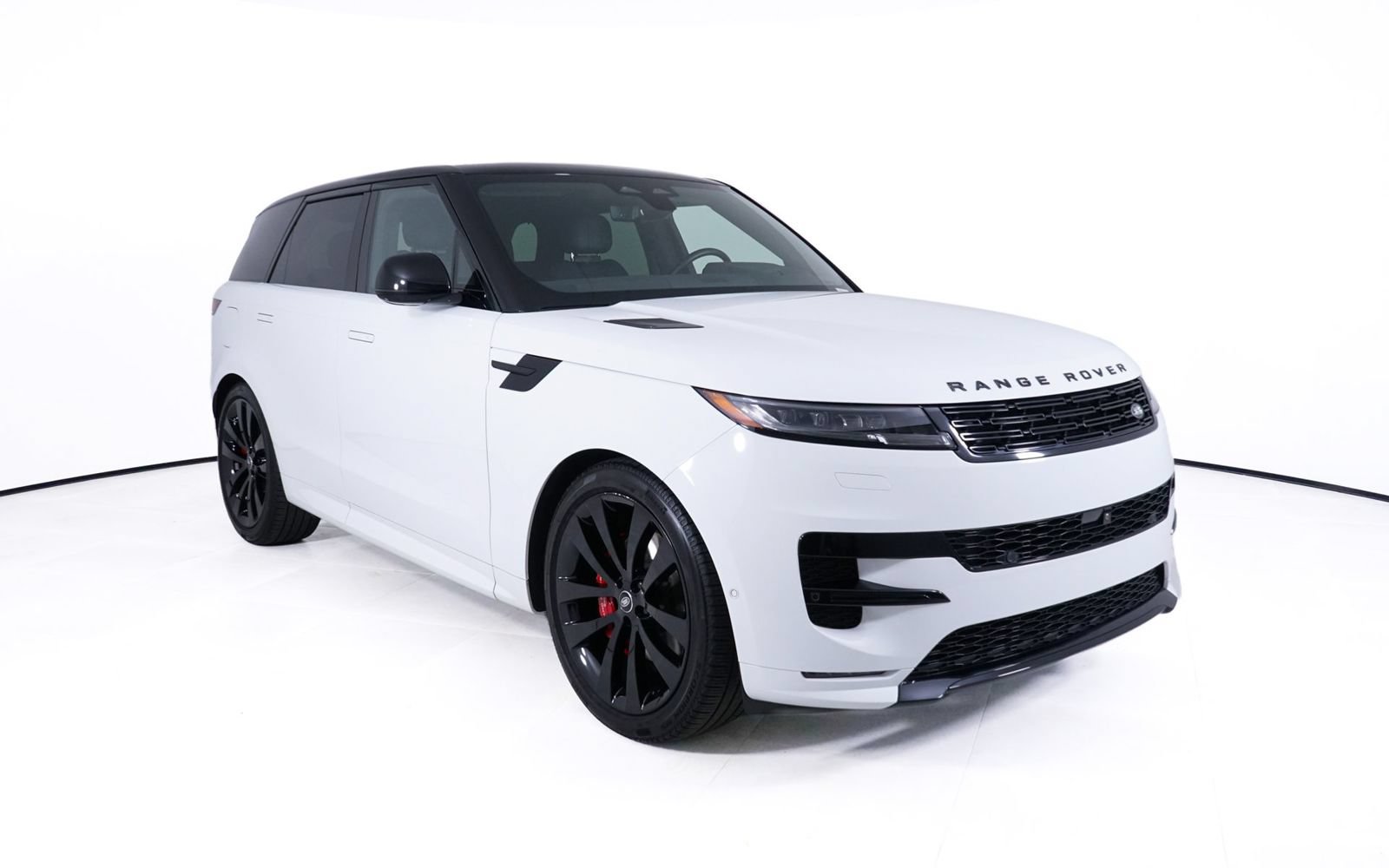 Used 2025 Land Rover Range Rover Sport Dynamic SE AWD/4WD image 9