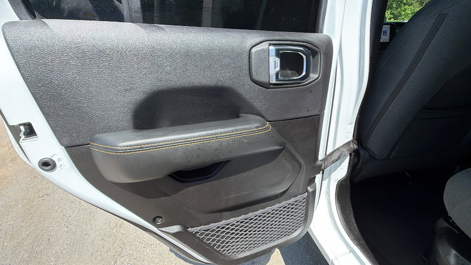Used 2025 Jeep Wrangler Unlimited Sahara w/ Safety Group AWD/4WD image 22