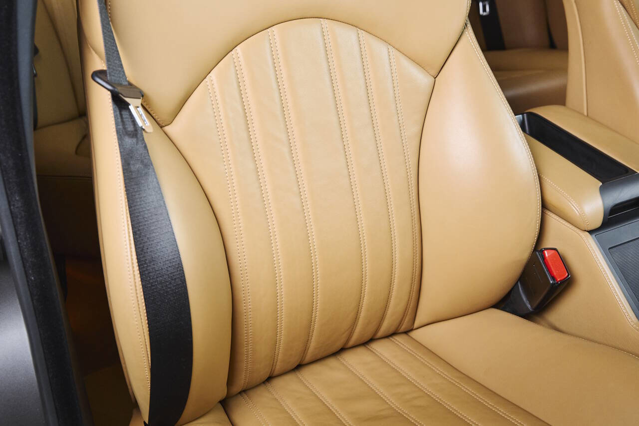 Used 2003 BMW M5 image 47