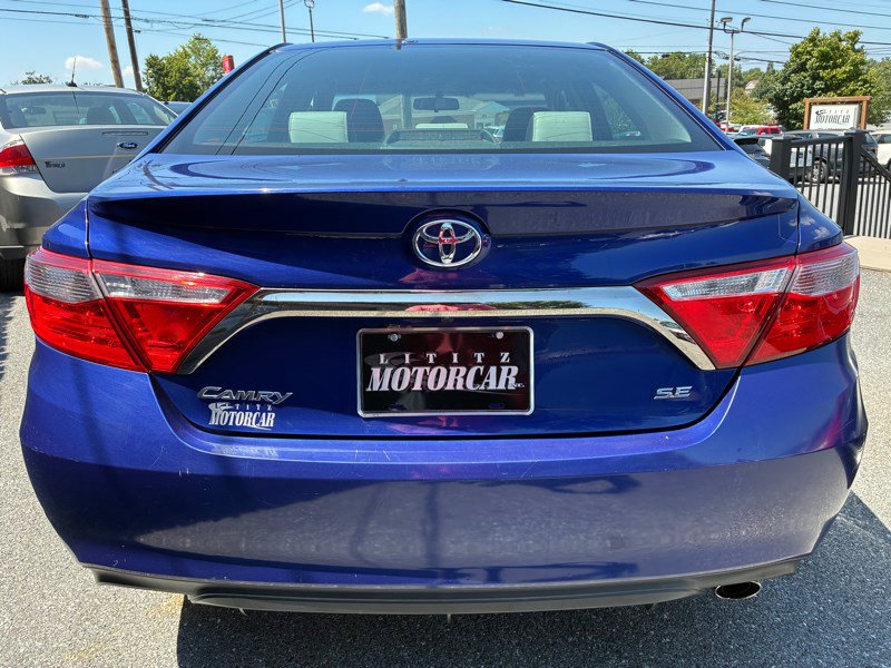 Used 2015 Toyota Camry SE image 5