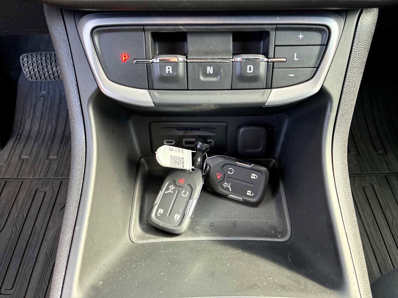 Certified 2024 GMC Terrain SLT w/ LPO, Floor Liner Package image 15