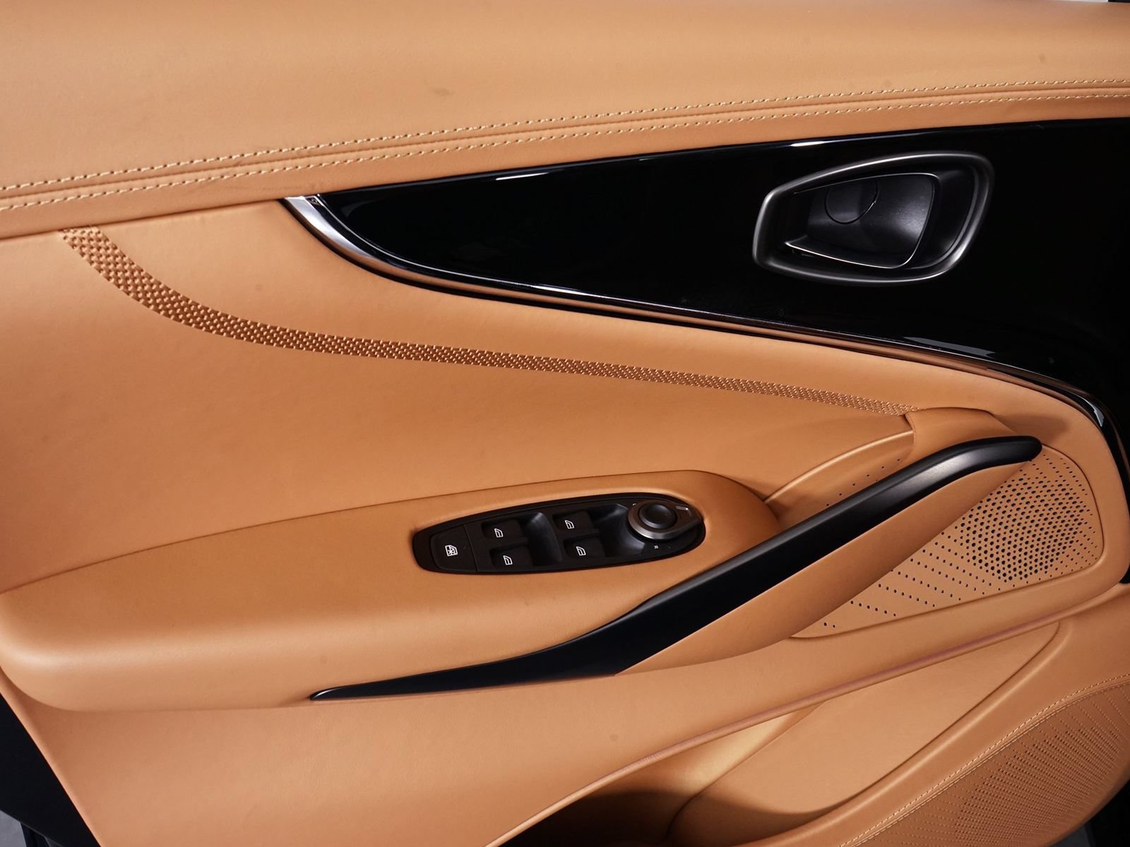 New 2026 Aston Martin DBX 707 AWD/4WD image 31