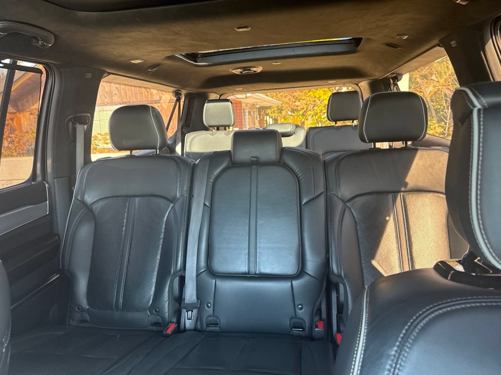 Used 2023 Jeep Grand Wagoneer L Series II w/ Premium Group II AWD/4WD image 17