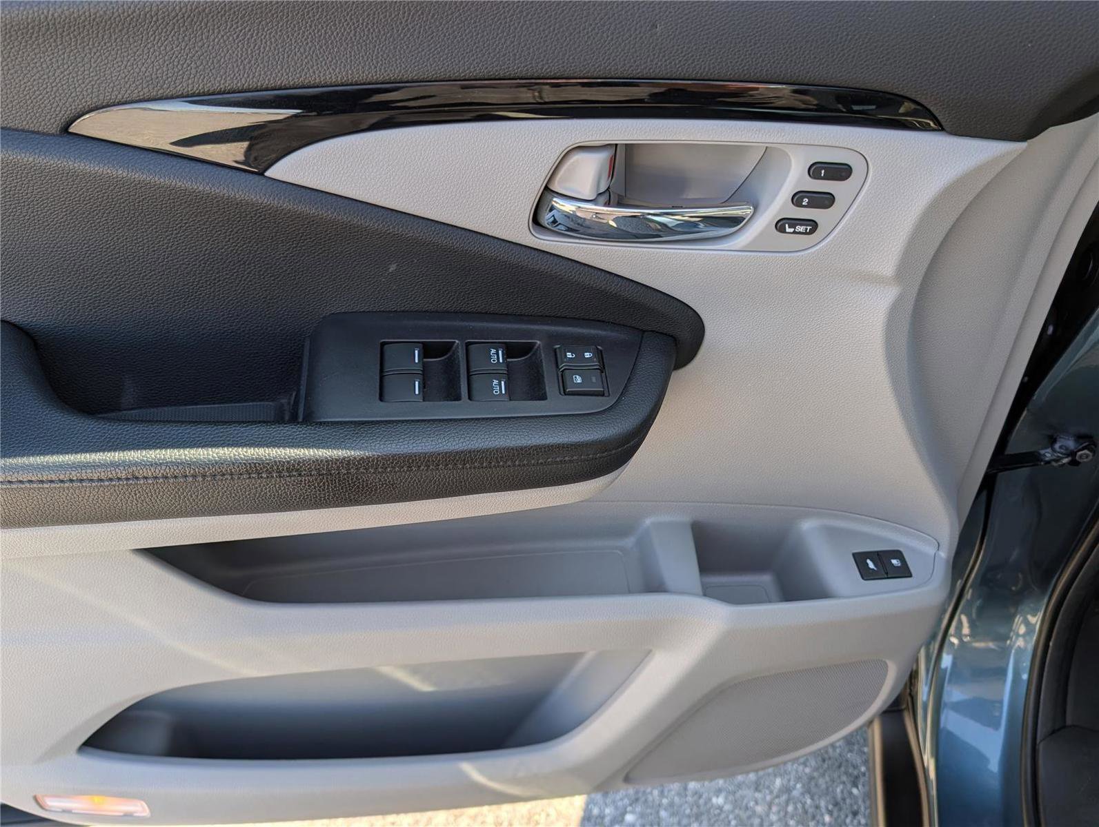 Used 2018 Honda Pilot Elite image 26