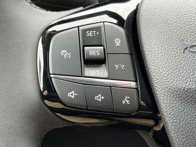 New 2026 Ford Escape SE w/ Class II Trailer Tow Package FWD image 18