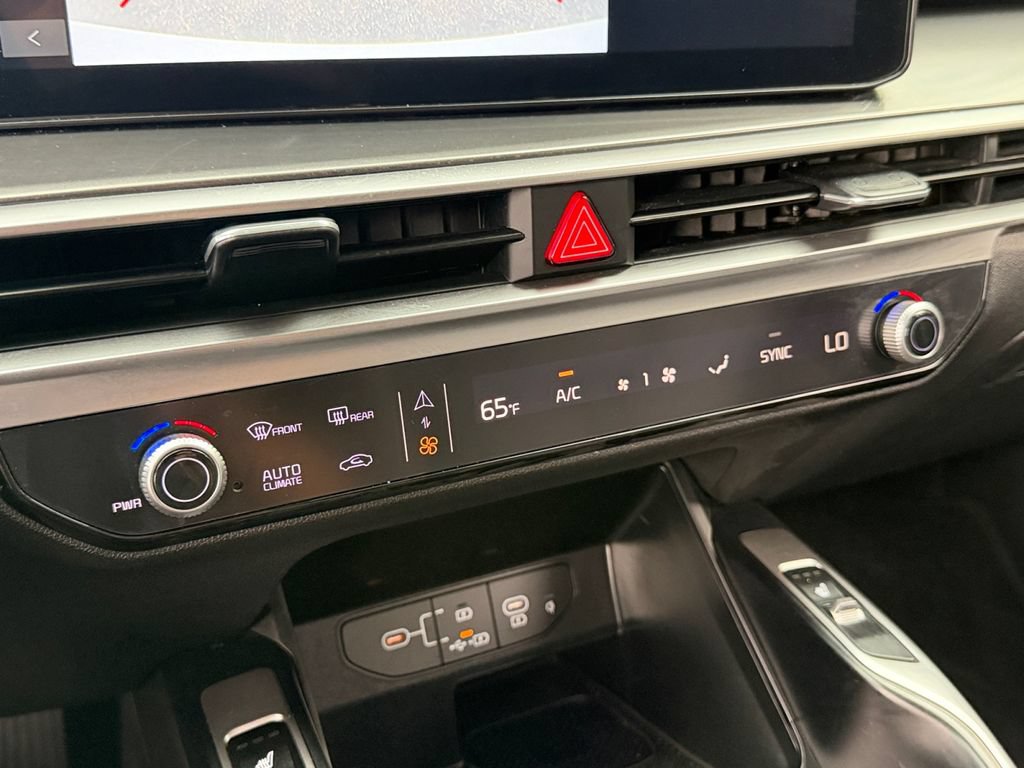 Used 2024 Kia Sorento S FWD image 25