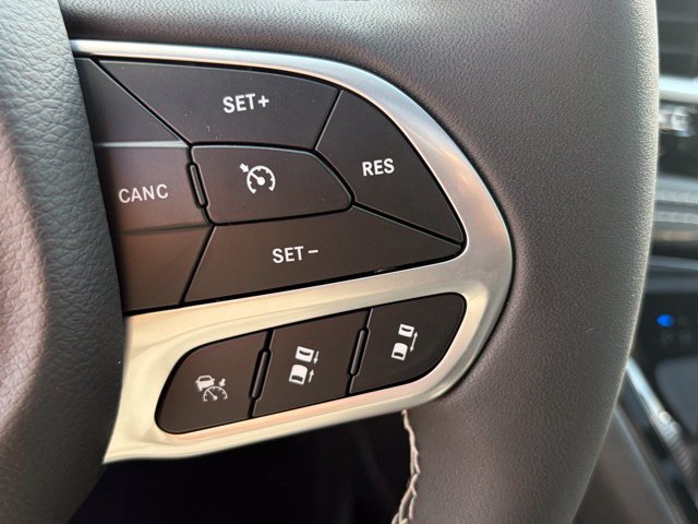 New 2026 Chrysler Pacifica Limited FWD image 18