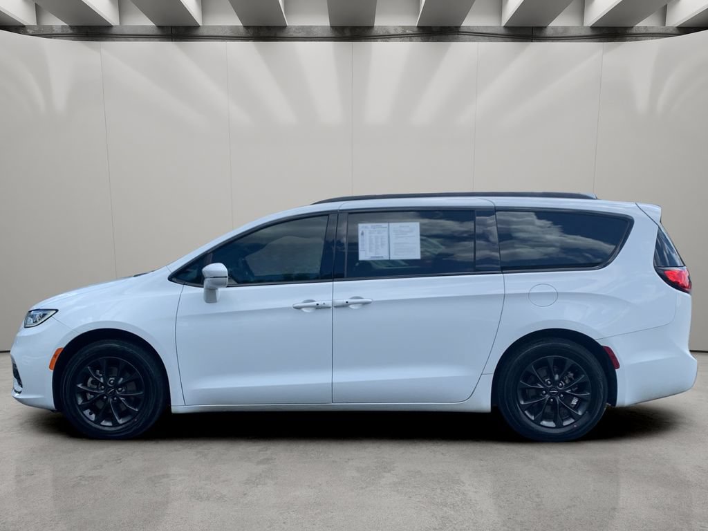 Used 2021 Chrysler Pacifica Touring w/ S Appearance Package FWD image 2