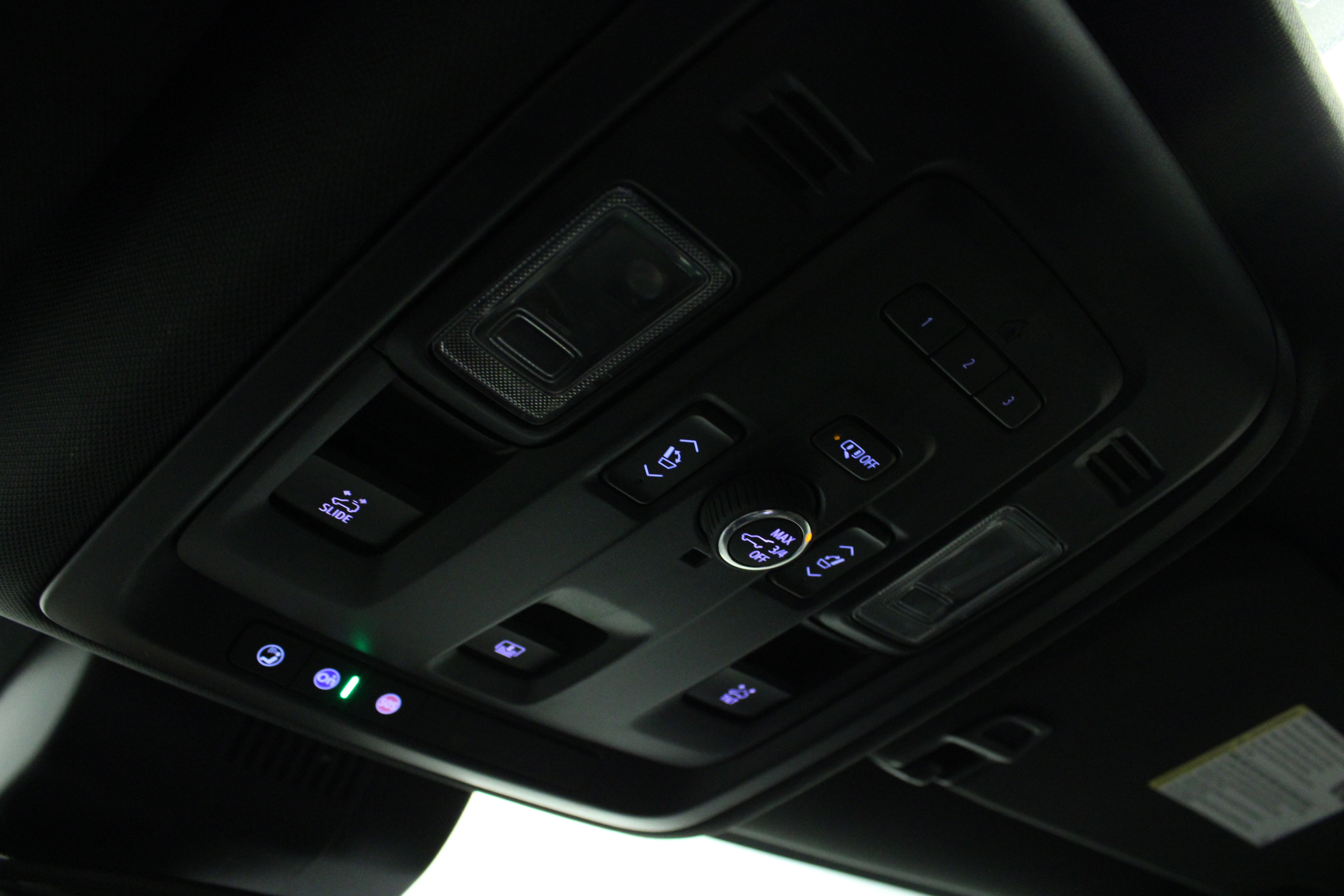 Used 2023 GMC Yukon AT4 AWD/4WD image 18