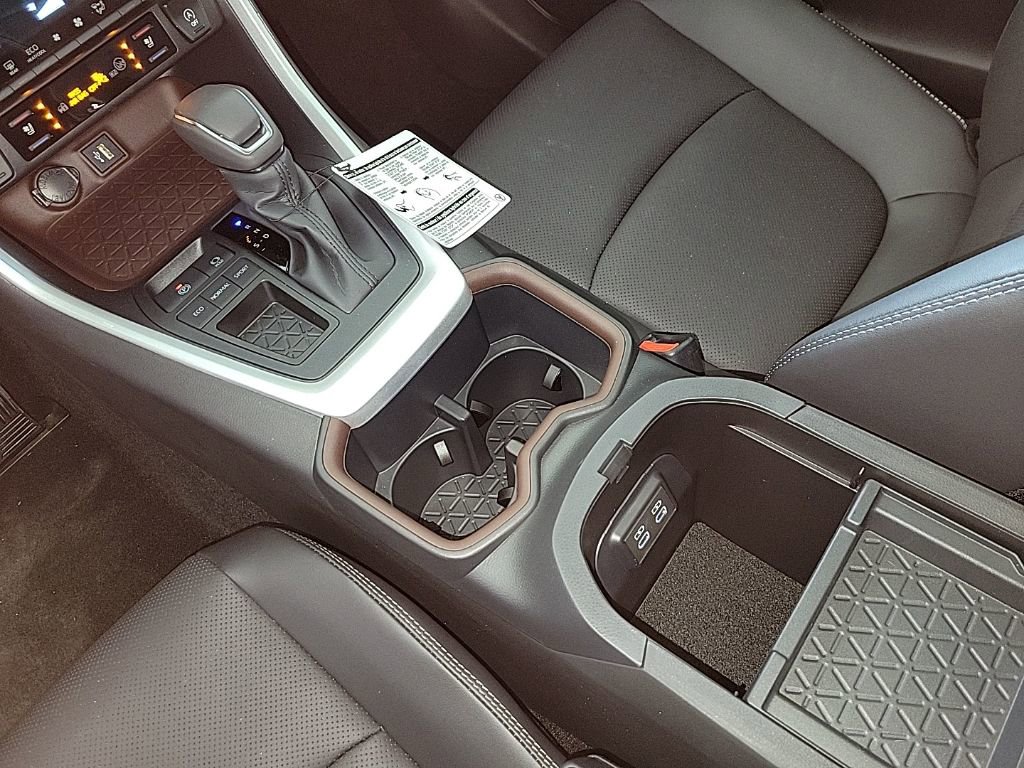Used 2025 Toyota RAV4 Limited image 9