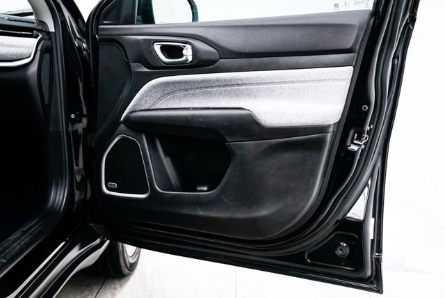 Used 2022 Jeep Compass Latitude w/ Sun and Sound Group image 28