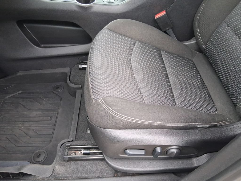 Used 2022 GMC Terrain SLE w/ Driver Convenience Package AWD/4WD image 28