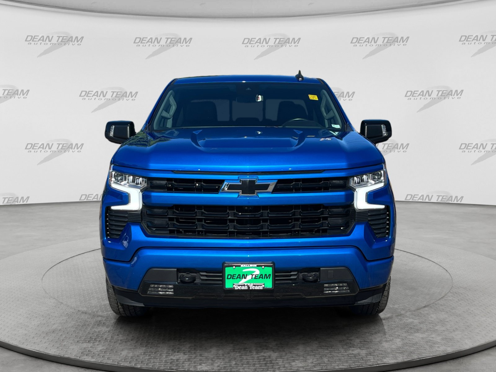 Used 2023 Chevrolet Silverado 1500 RST w/ Convenience Package II AWD/4WD image 2