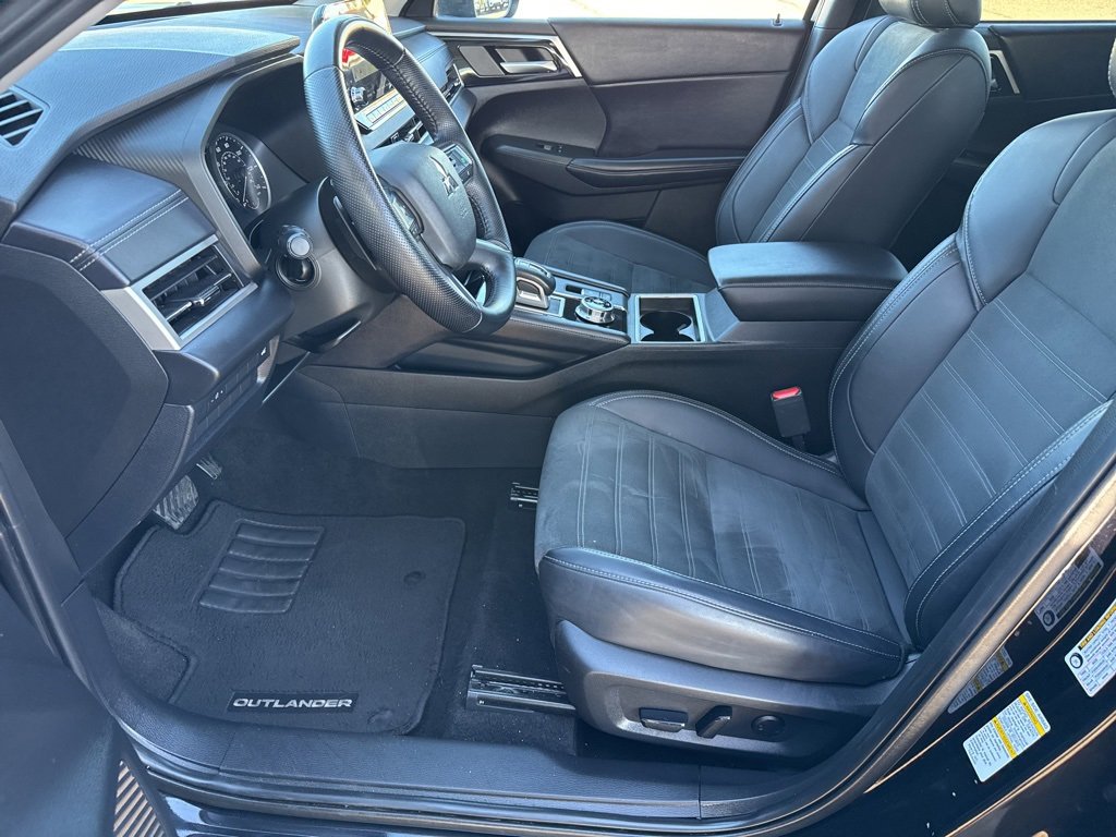 Used 2024 Mitsubishi Outlander SE image 23