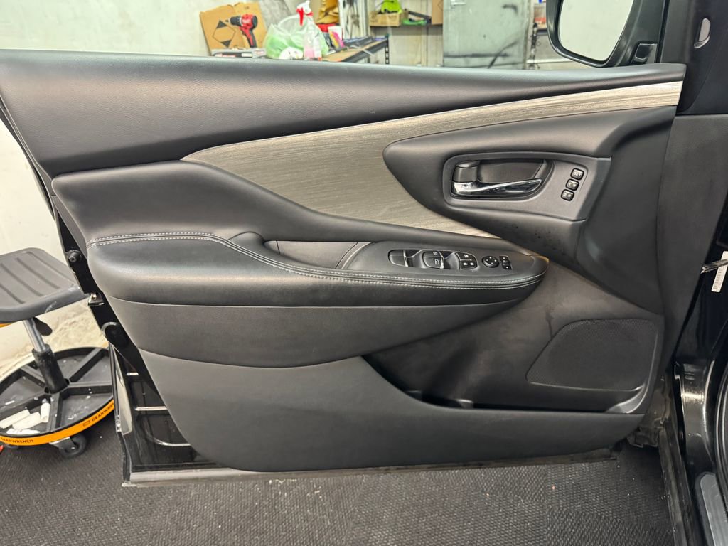Used 2018 Nissan Murano SL w/ Moonroof Package FWD image 13