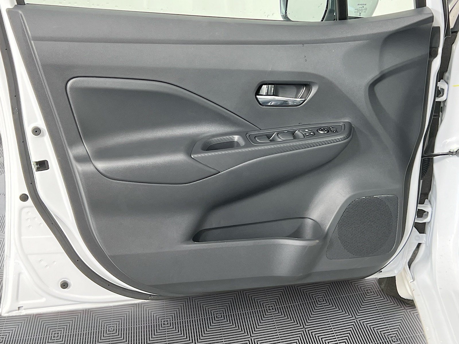 New 2025 Nissan Versa SV w/ Trunk Package FWD image 19