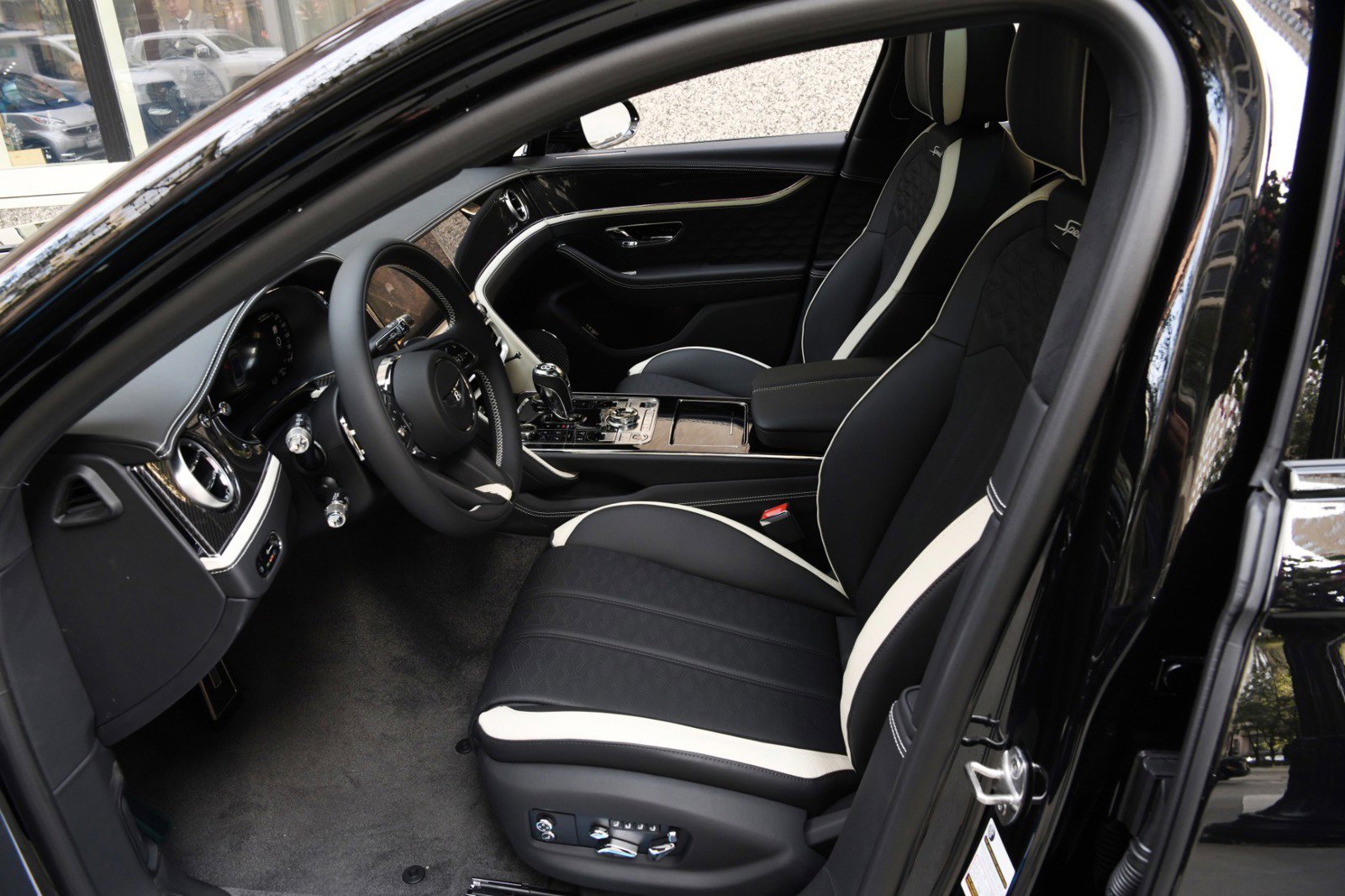 New 2026 Bentley Flying Spur Plug-In Hybrid AWD/4WD image 8