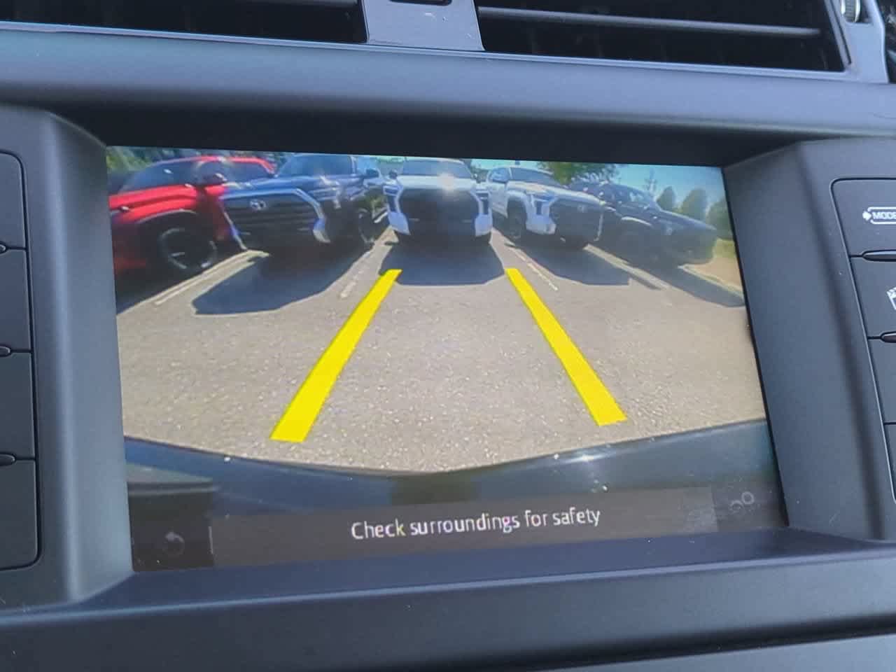 Used 2017 Land Rover Discovery SE AWD/4WD image 20
