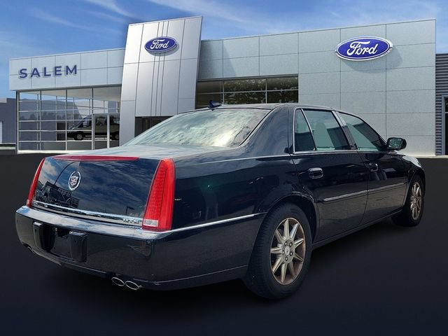 Used 2010 Cadillac DTS Luxury FWD image 3