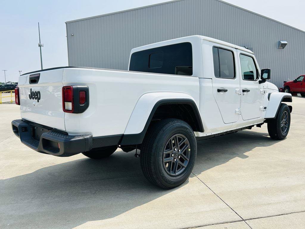 New 2025 Jeep Gladiator Sport image 37
