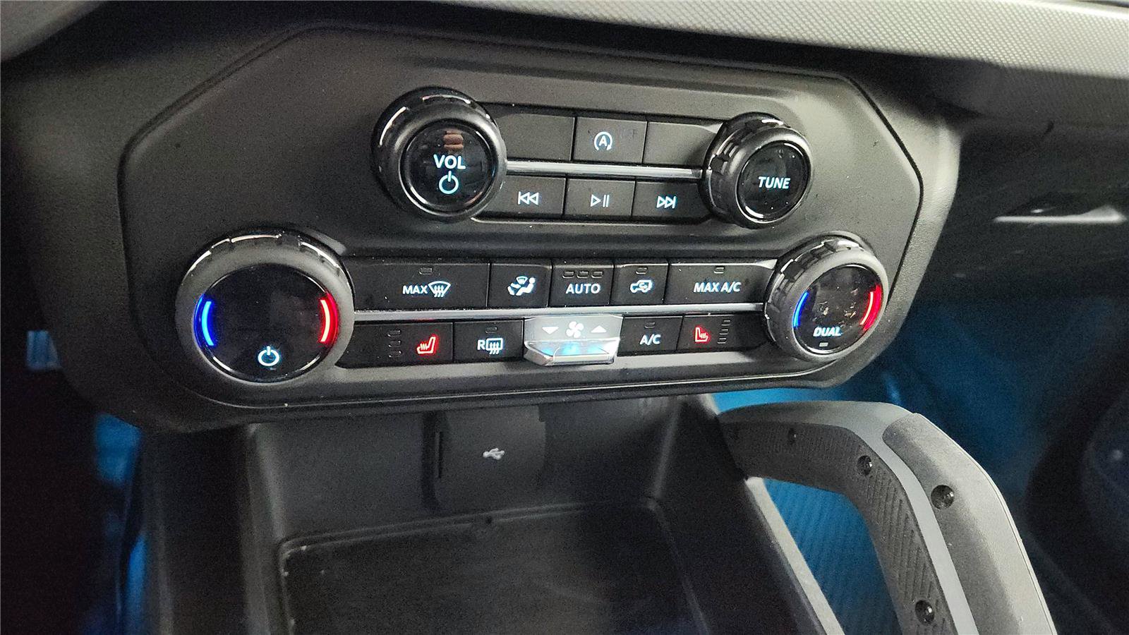 Used 2024 Ford Bronco Big Bend image 37