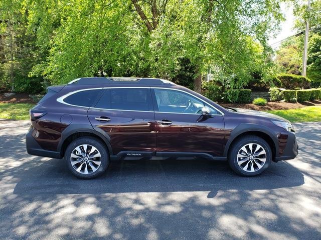 Used 2025 Subaru Outback Touring image 2